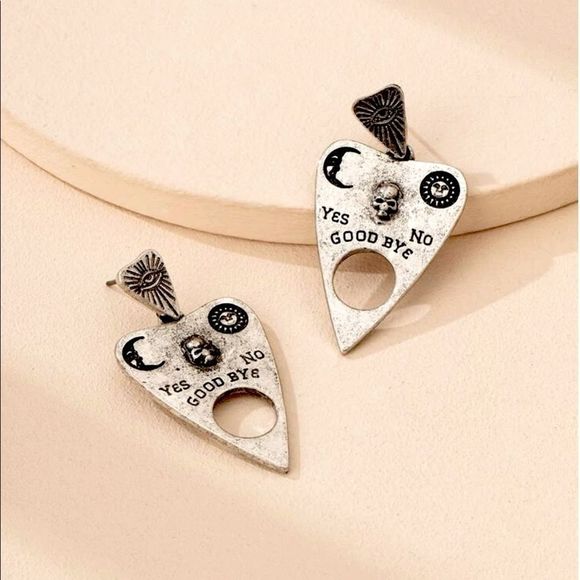 SALE!! SPOOKY OUIJA BOARD PLANCHETTE EARRINGS - Picture 2 of 3